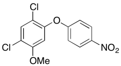 1,5-Dichloro-2-methoxy-4-(4-nitrophenoxy)benzene